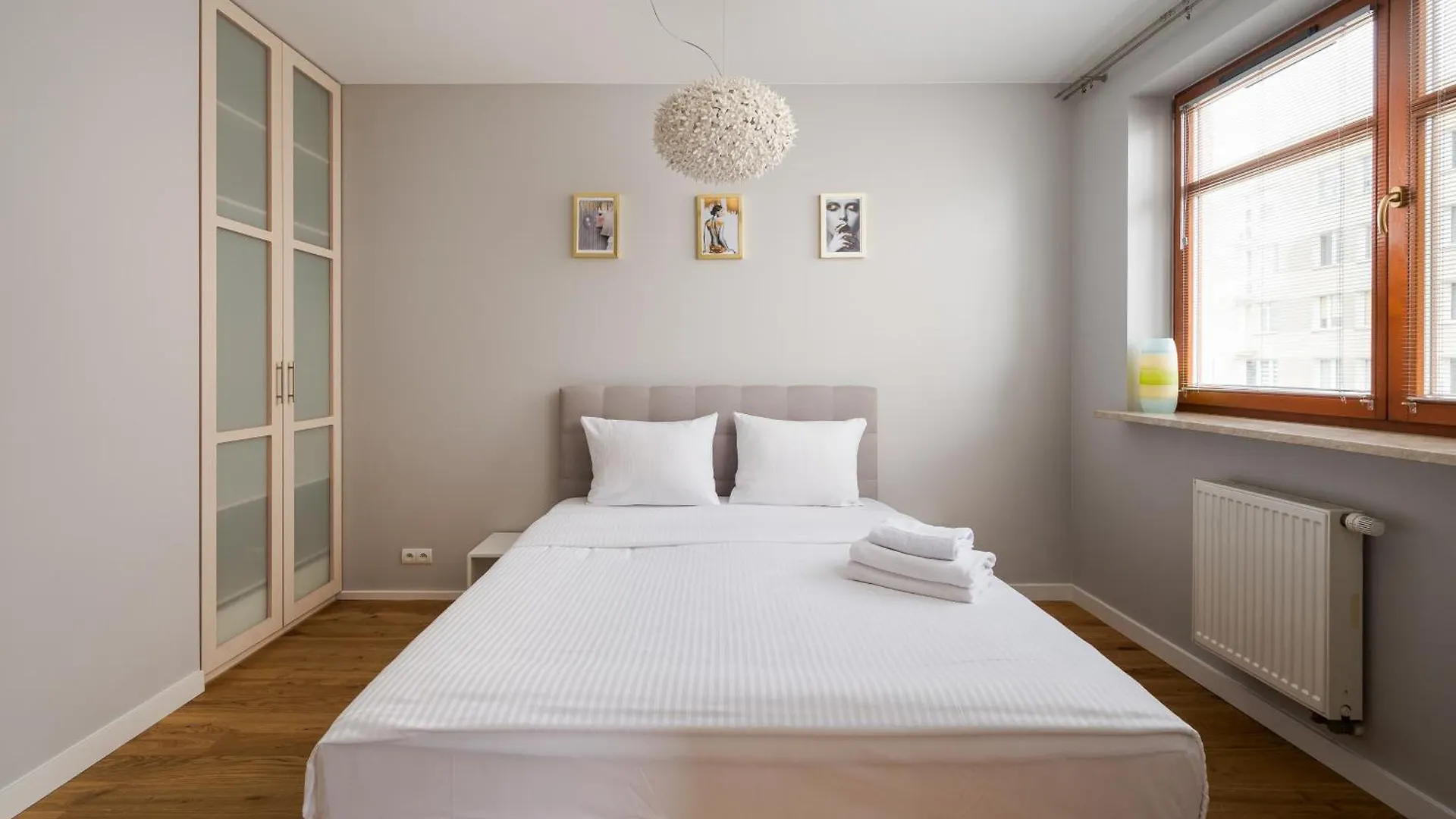 Metro Wilanowska Deluxe Apartment Warsaw 0*,  Poland